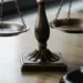 대한민국, 'AI 기본법' 시행… 혁신과 규제의 경계에 서다 법을 상징적으로 표현하는 요소들