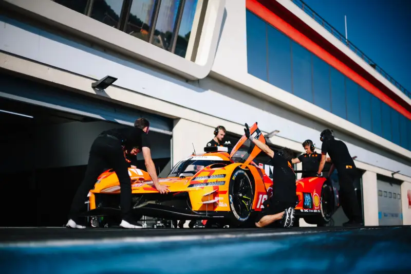 2026 르망 24시 완주, 제네시스 마그마 레이싱(Genesis Magma Racing)의 첫 증명 2 Genesis Magma Racing