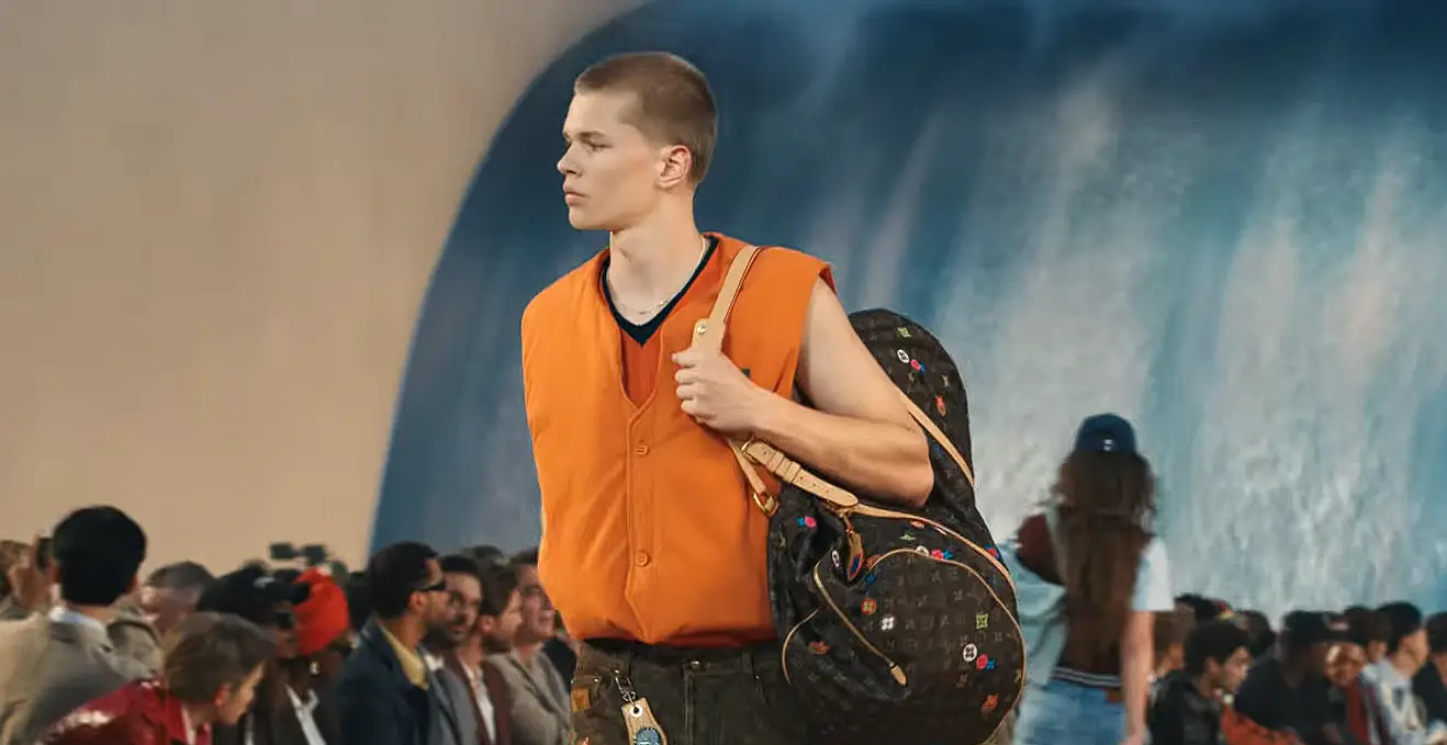 파리의 거대한 파도, 루이 비통(Louis Vuitton) 런웨이를 해안가로 바꾼 퍼렐 louis-vuitton-pharrell-show